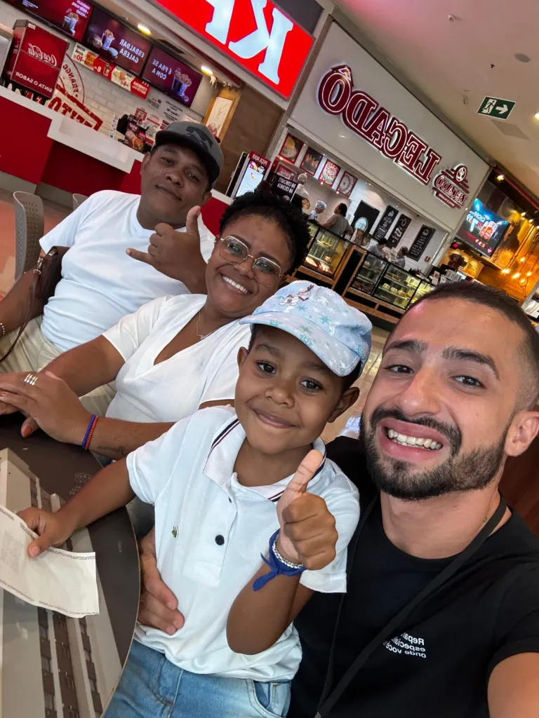 cliente feliz com o reparo em seu iPhone